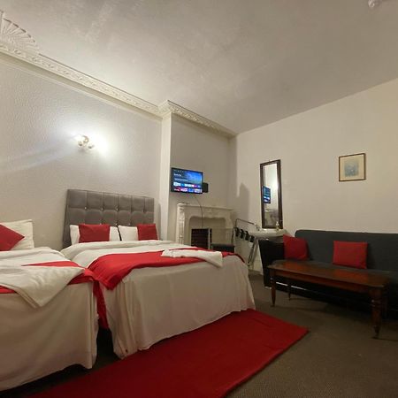 Saji Hotel Илфорд Экстерьер фото