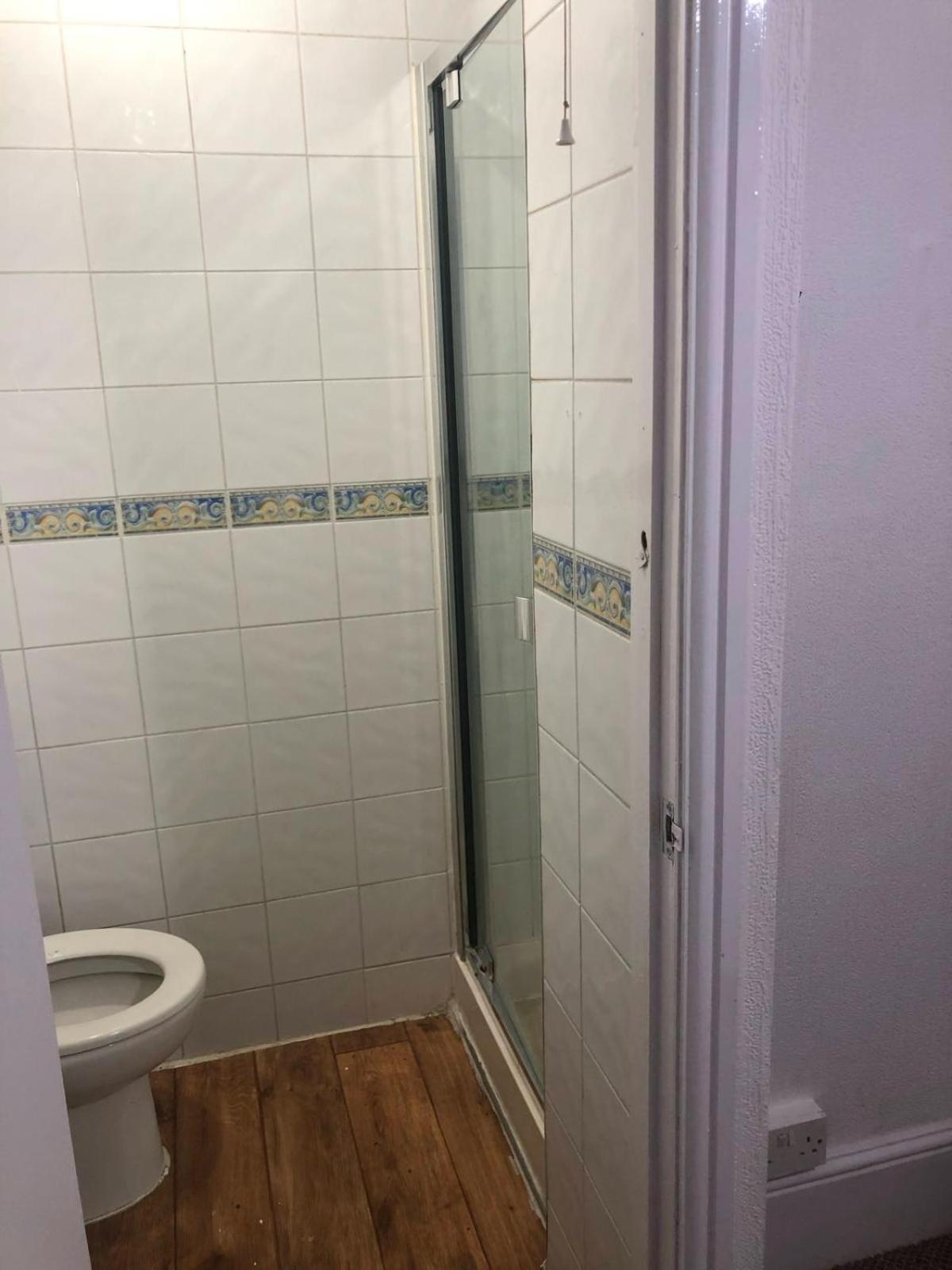 Saji Hotel Илфорд Экстерьер фото