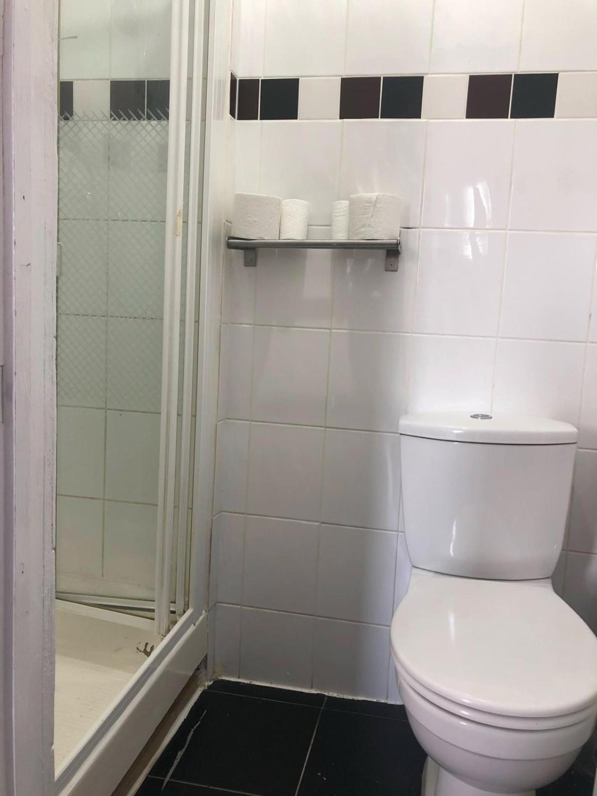 Saji Hotel Илфорд Экстерьер фото