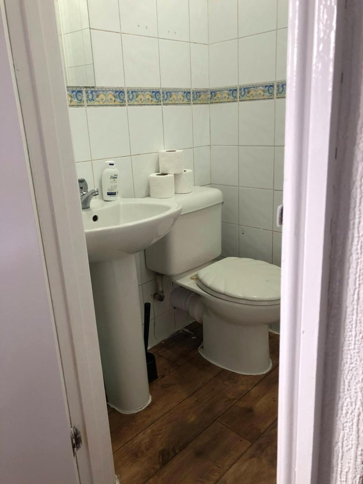 Saji Hotel Илфорд Экстерьер фото