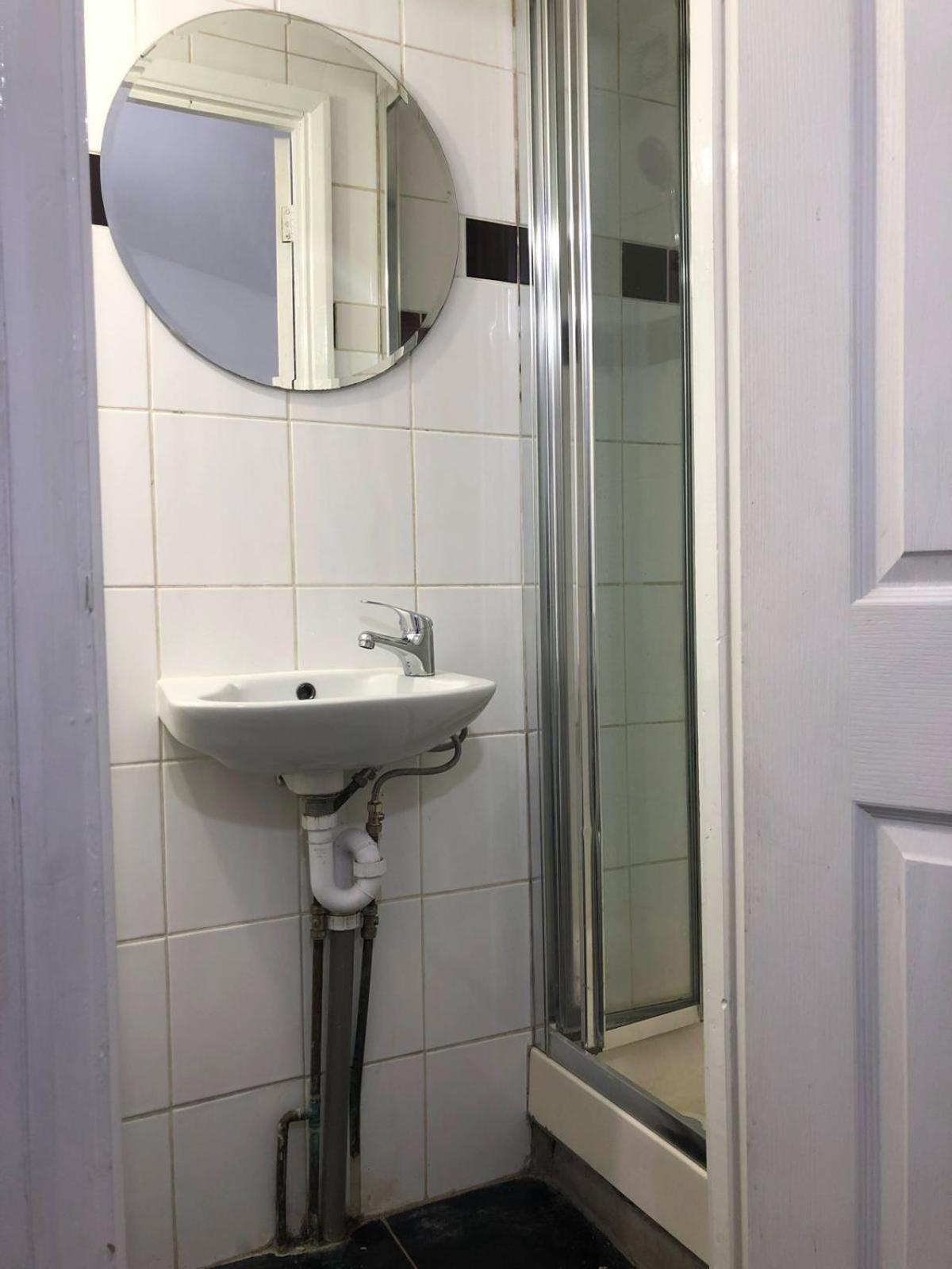 Saji Hotel Илфорд Экстерьер фото