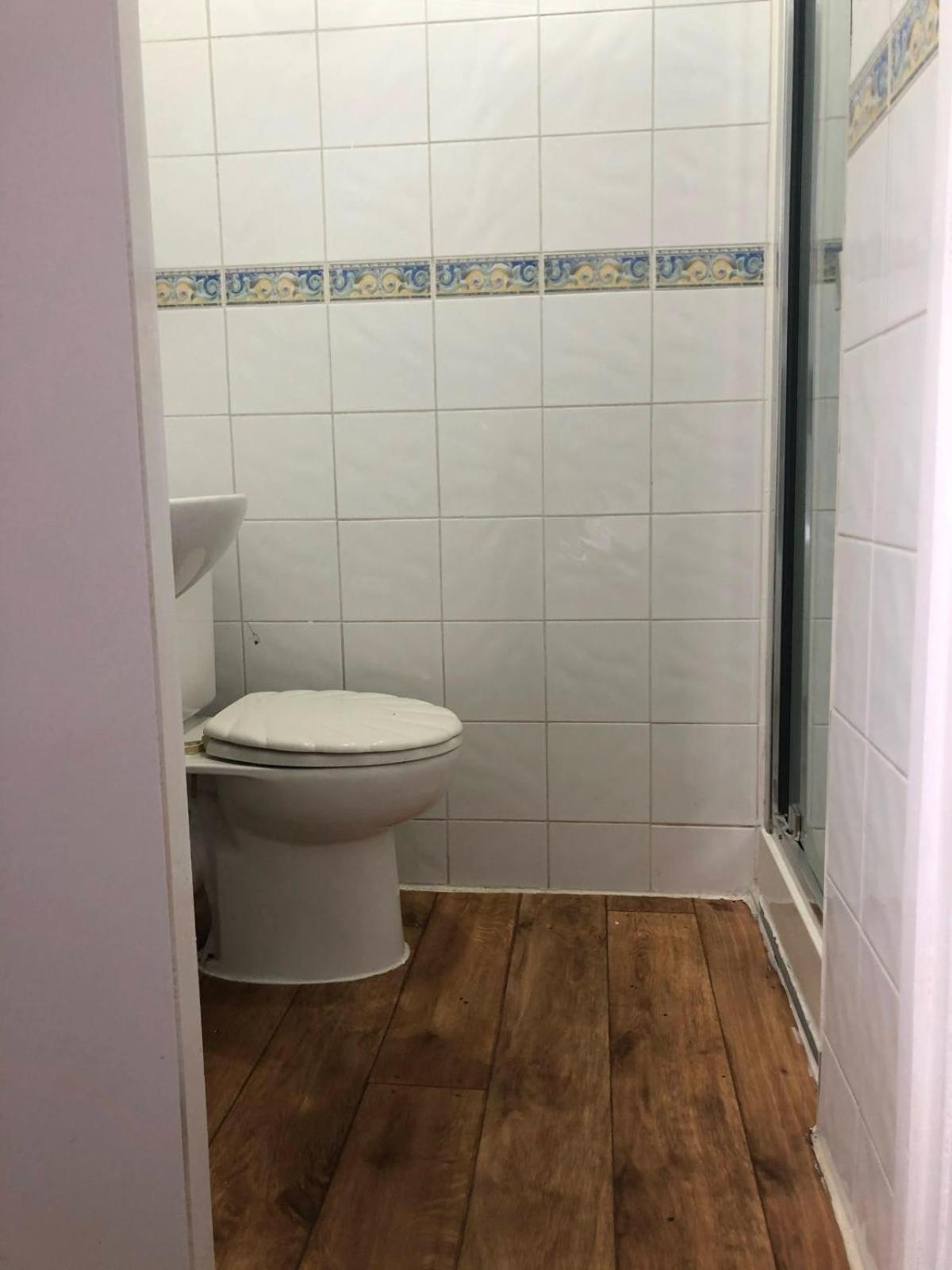Saji Hotel Илфорд Экстерьер фото