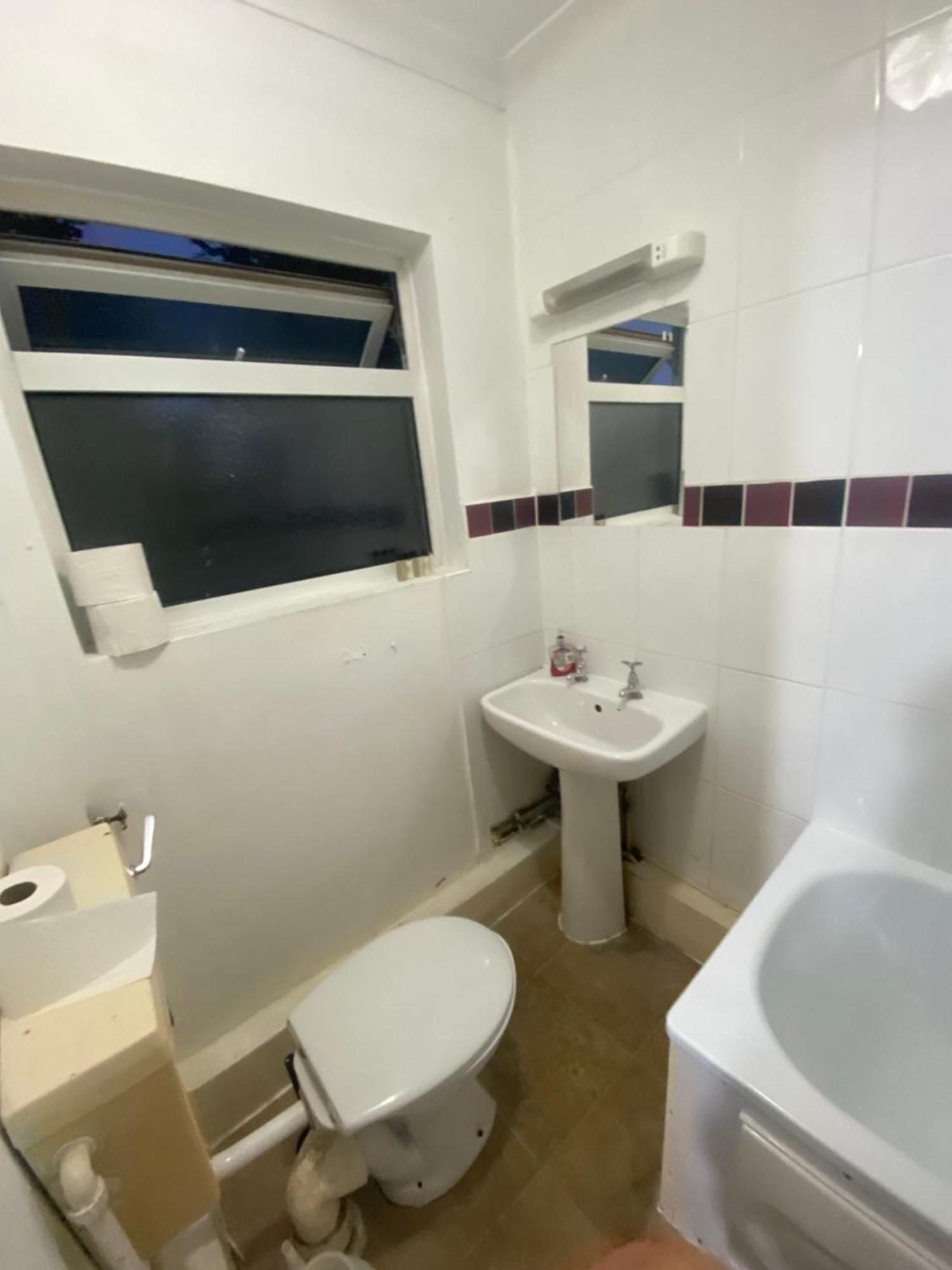 Saji Hotel Илфорд Экстерьер фото